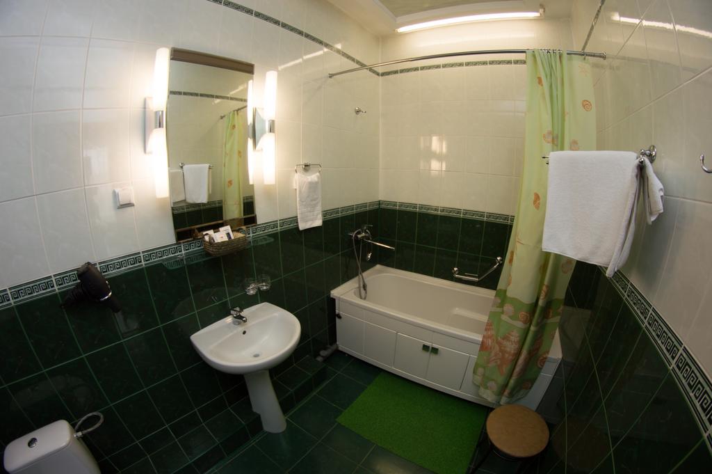 Hotel Vesta Brest Bagian luar foto