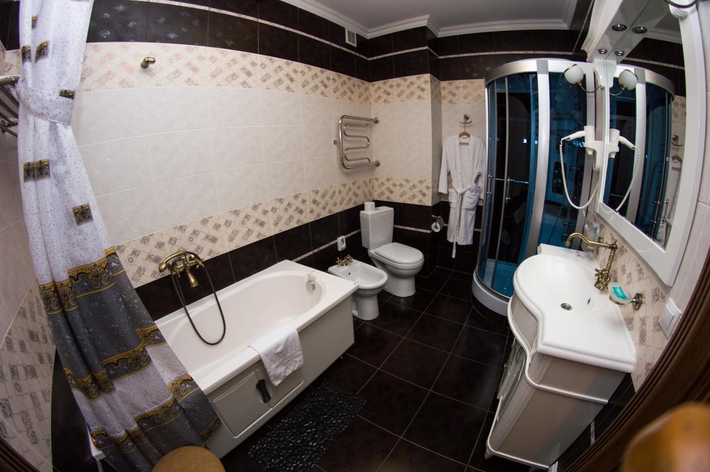 Hotel Vesta Brest Bagian luar foto